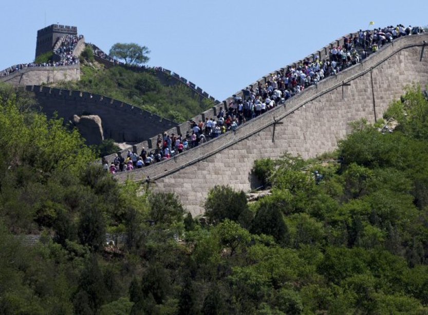 V Číně zadrželi dva lidi za údajné poškození velké čínské zdi bagrem