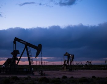 Saúdská Arábie a Rusko prodlouží dobrovolné škrty v těžbě ropy až do konce roku