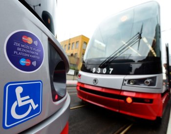 Evropská komise navrhla jednotnou evropskou kartu pro zdravotně postižené