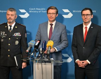 Kupka: Do autoškoly na osobní auto budou moct lidé od 15 let a šesti měsíců