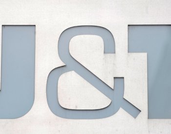 J&T Bance stoupl v pololetí čistý zisk o dvě miliardy na 3,1 miliardy korun