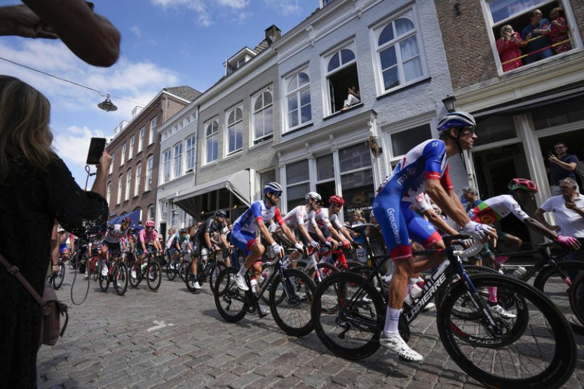 Jedenáctou etapu Vuelty vyhrál po úniku Herrada, v červeném zůstal Kuss