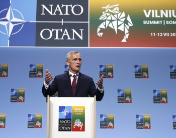 Ukrajina pokročila v protiofenzivě, řekl šéf NATO europoslancům