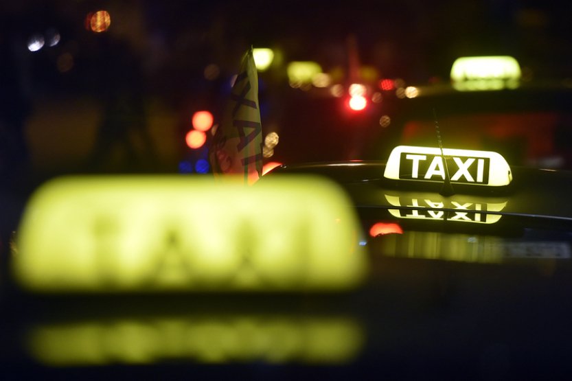 Taxikář klientům kradl hodinky, dohromady za nejméně 600.000 eur