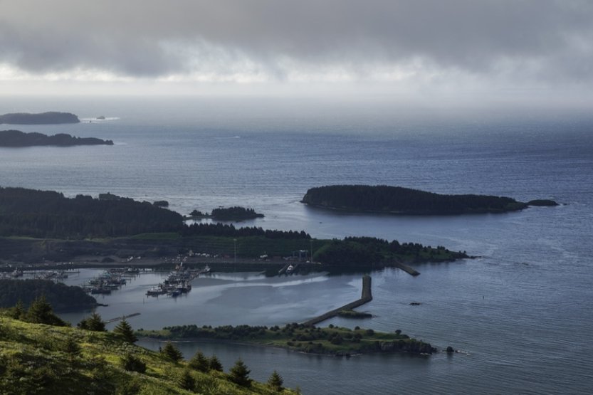Vědci objevili záhadnou zlatou kouli na dně oceánu u Aljašky