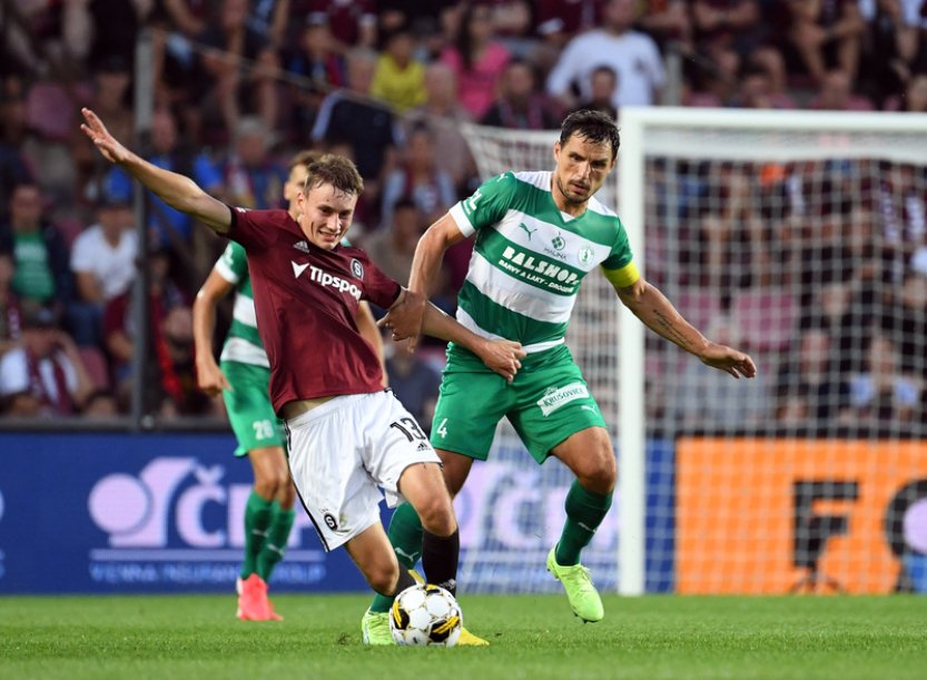 Fotbalista Daněk odešel ze Sparty na půlroční hostování do Pardubic