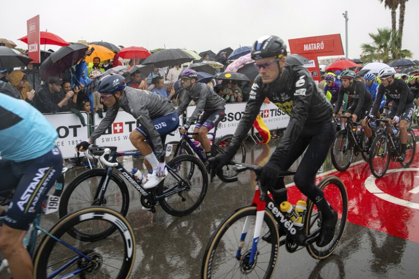 Královskou etapu Vuelty ovládlo trio týmu Jumbo-Visma, Evenepoel odpadl