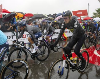 Královskou etapu Vuelty ovládlo trio týmu Jumbo-Visma, Evenepoel odpadl