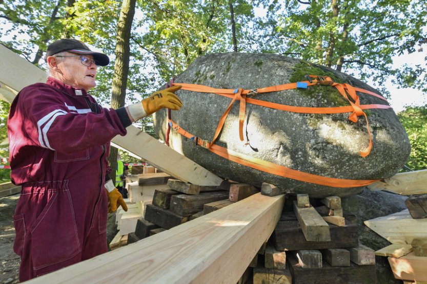 Archeolog Pavel Pavel opravil přírodní památku Kadovský viklan