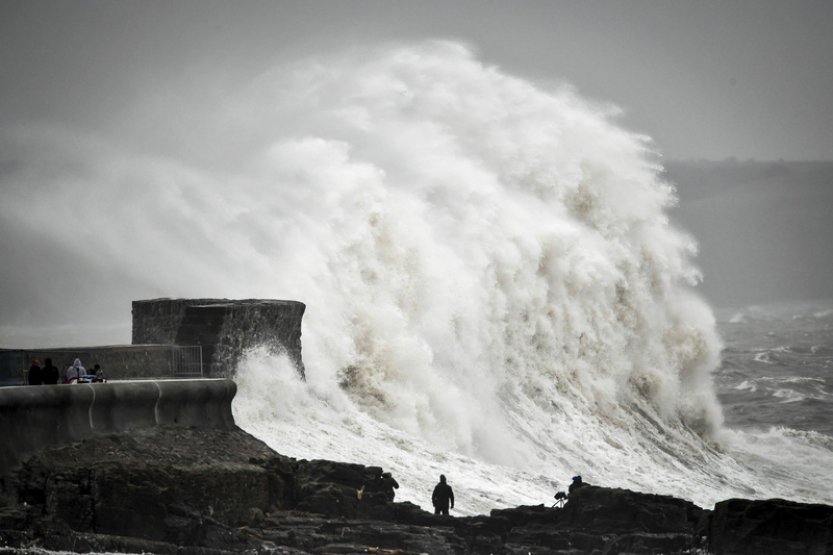 AFP: Záplavy po bouři ve východní Libyi mají už nejméně 150 obětí
