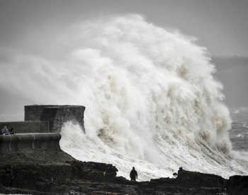 AFP: Záplavy po bouři ve východní Libyi mají už nejméně 150 obětí