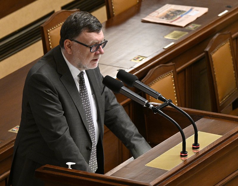 Snížení výnosu z daně z neočekávaných zisků schodek neprohloubí, uvedl Stanjura