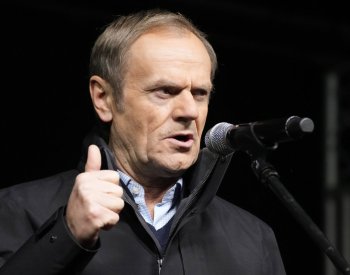 Polská opozice by ve volbách mohla získat většinu, naznačuje průzkum