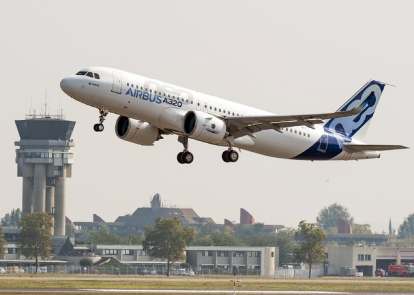 Ruský Airbus nouzově přistál na poli na Sibiři, nikomu se nic nestalo