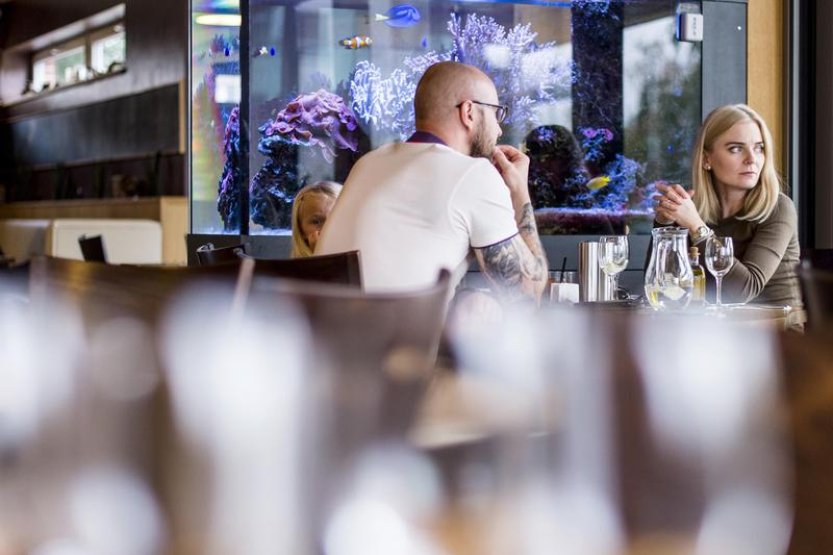 Spropitné v restauracích nedává přes 21 pct lidí, uvádí analýza