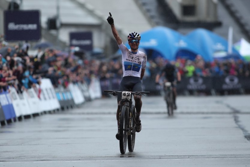 Pidcock vyhrál potřetí za sebou závod SP v Novém Městě, ženám vládla Pieterseová