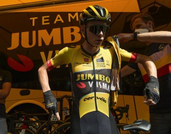 Vingegaard po triumfu v 16. etapě Vuelty snížil ztrátu na lídra Kusse