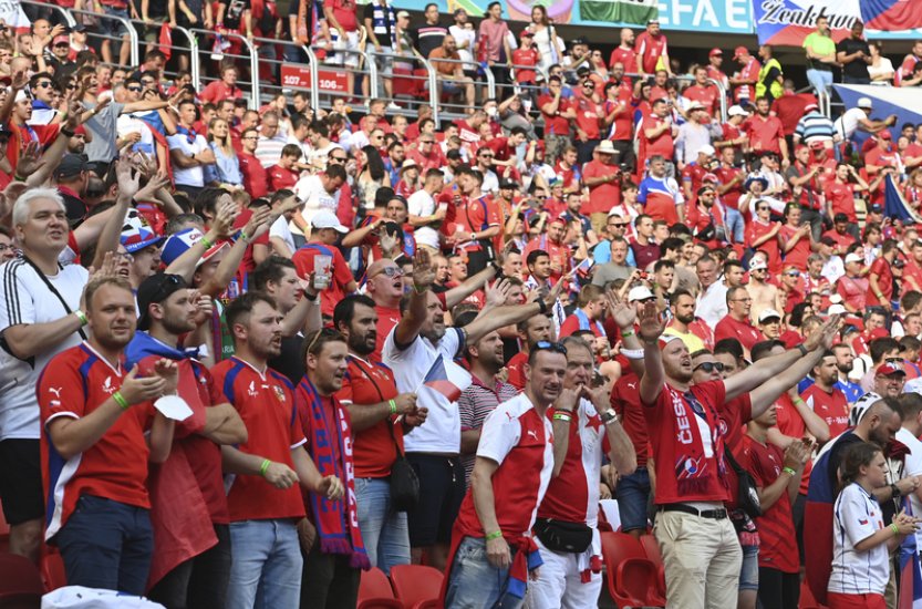 Nejlevnější vstupenky na fotbalové ME v Německu budou stát 740 korun