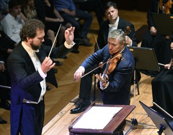 Pražští symfonici zahájili sezonu koncertem s houslovým virtuosem Vengerovem