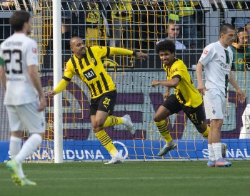 Bayern i Dortmund v boji o německý titul slavily vysoké domácí výhry