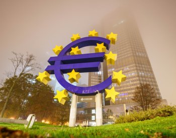 ECB opět zvýšila základní úrokové sazby, zároveň zhoršila výhled ekonomiky