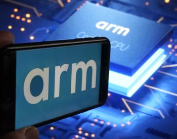 Akcie návrháře čipů Arm otevřely růstem o deset procent