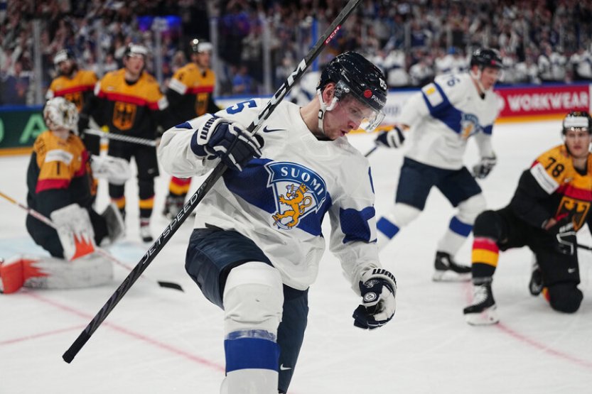 Skupina A: Finsko - Německo 4:3, Francie porazila Rakousko, Dánsko vyhrálo nad Maďarskem