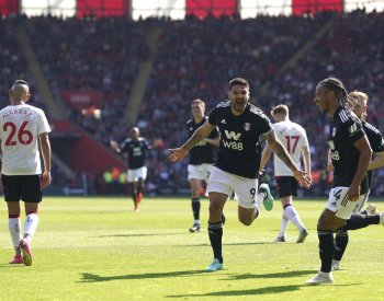 Southampton prohrál doma s Fulhamem a je prvním sestupujícím z Premier League
