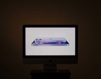 Apple ve Francii aktualizuje iPhone 12, aby urovnal spor ohledně silných vln