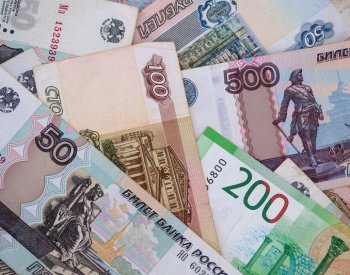 Ruská centrální banka zvýšila kvůli inflaci základní úrok na 13 procent