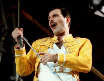 Skončila aukce pozůstalosti zpěváka Mercuryho, prodalo se vše