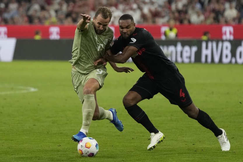 Leverkusen díky penaltě v nastavení remizoval na hřišti Bayernu