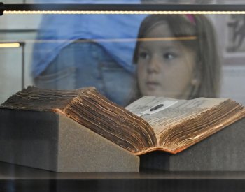 Po třech letech se pro veřejnost otevřel opravený Památník Bible kralické