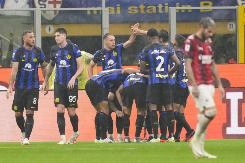Fotbalové derby o Milán ovládl Inter 5:1, Juventus porazil Lazio 3:1