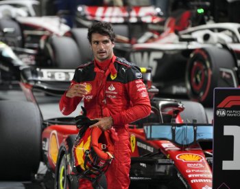 Kvalifikaci F1 v Singapuru vyhrál Sainz před Russellem, Red Bull neuspěl