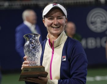 Krejčíková ovládla turnaj v San Diegu, po dvouhře triumfovala i v deblu