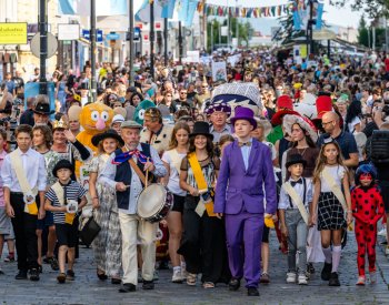 Pohádkový festival v Jičíně navštívily desítky tisíc lidí