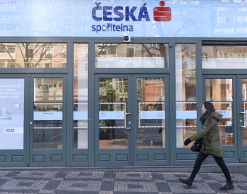 E15: Česká spořitelna propustí stovky manažerů a dalších zaměstnanců