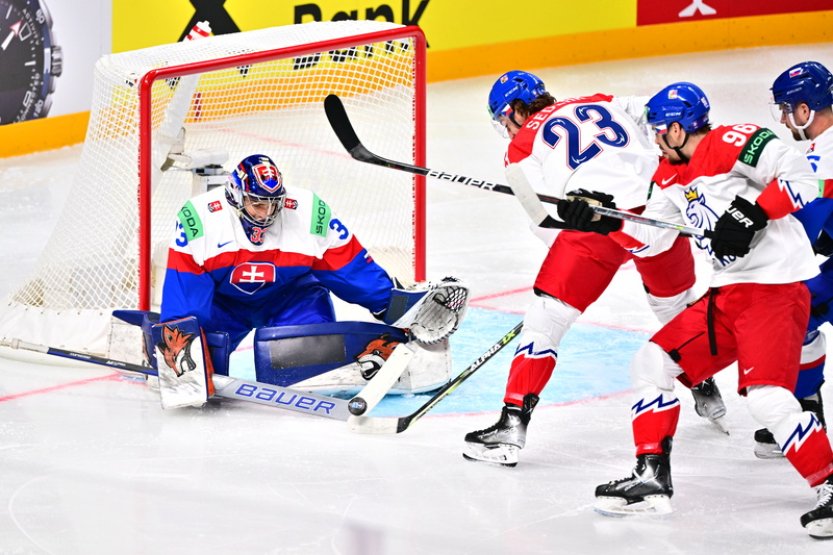 Čeští hokejisté na úvod MS porazili Slovensko 3:2, dva góly vstřelil Sedlák