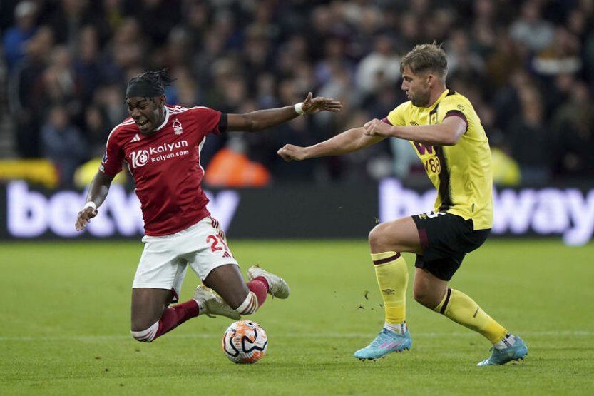 Nováček Burnley má v Premier League první bod za remízu v Nottinghamu