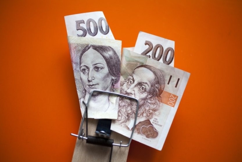 Zadluženost Čechů je desátá nejnižší v EU, půjčku má v ČR 46 procent lidí