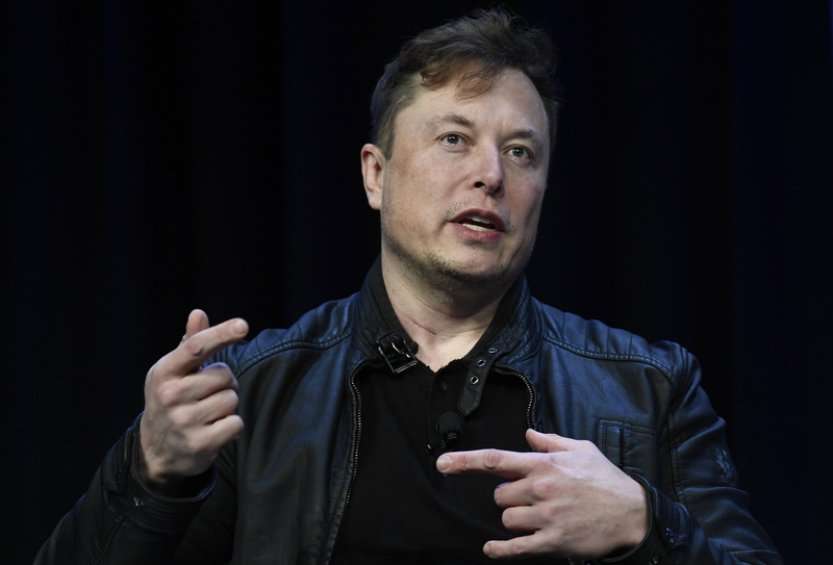 Musk naznačil, že hodlá zpoplatnit všem uživatelům přístup k síti X