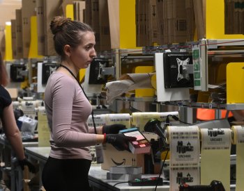 Amazon pro centrum v Kojetíně získal 1500 z 2000 pracovníků, nábor pokračuje