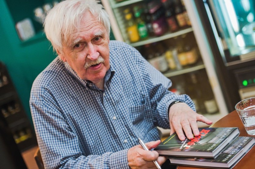 Spisovatel Kratochvil si neumí představit, že by přestal vyprávět příběhy