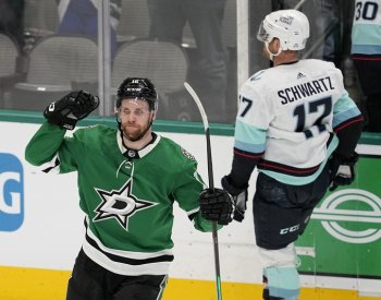 Faksa pojistil výhru Dallasu, Carolina vyřadila New Jersey