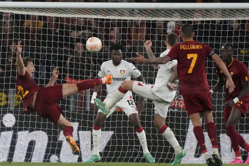 Fotbalisté Leverkusenu prohráli v úvodním semifinále EL na hřišti AS Řím 0:1