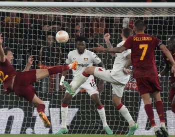 Fotbalisté Leverkusenu prohráli v úvodním semifinále EL na hřišti AS Řím 0:1