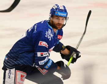 Frolík se po sedmnácti letech vrátil domů a pomohl k prvním bodům