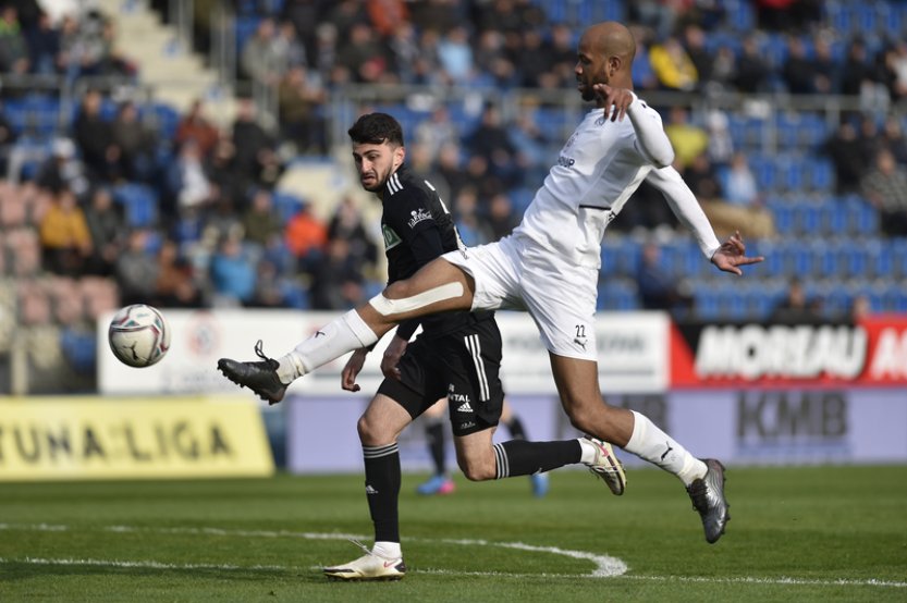 Fotbalisté Karviné s dočasným koučem Luhovým nastoupí proti Slovácku