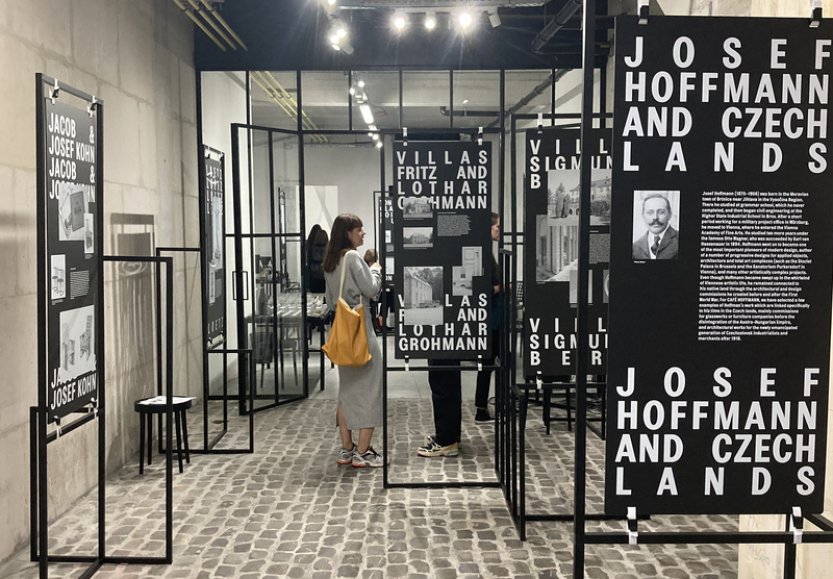 Galerie Café Hoffmann v Bruselu ukazuje všestrannost známého architekta